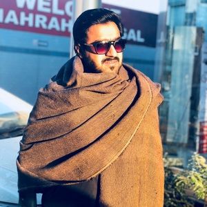 Meet your Posher, Akash